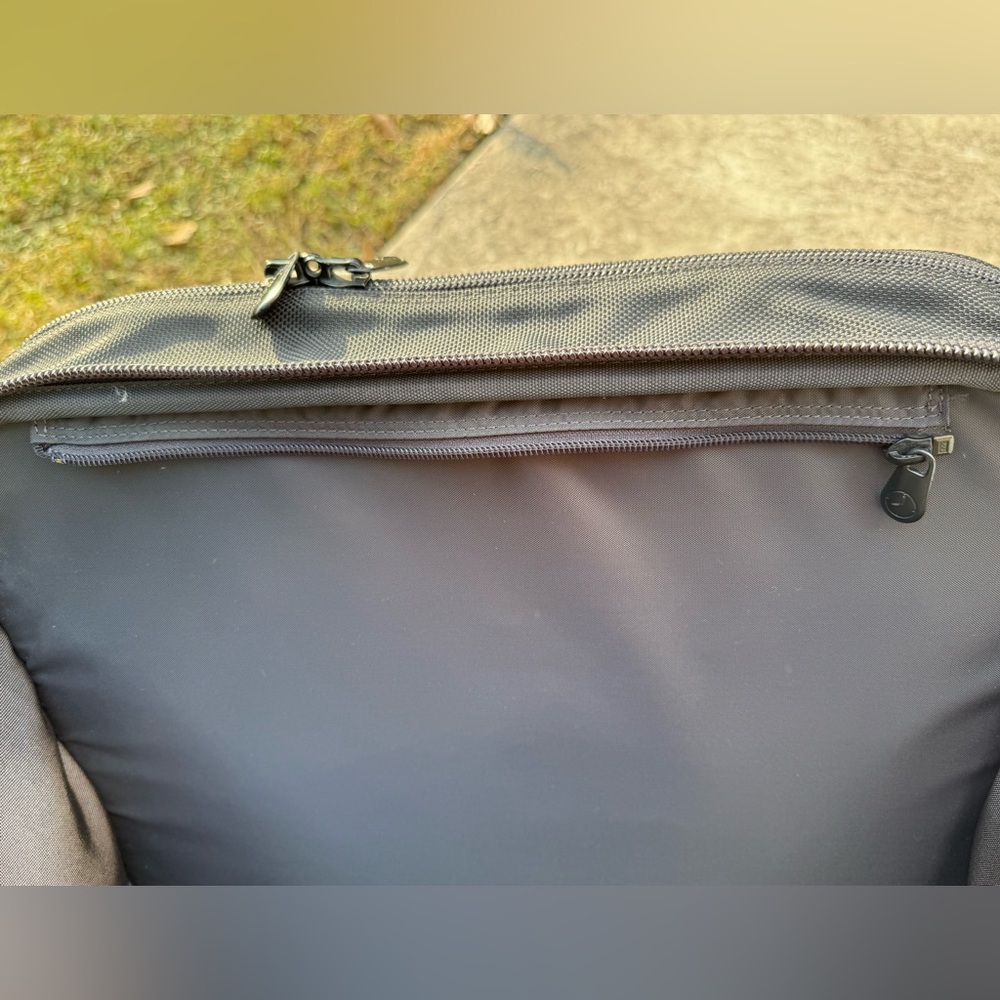 Briggs & Riley Travelware Laptop Briefcase  Durable & Professional - Picture 13 of 14